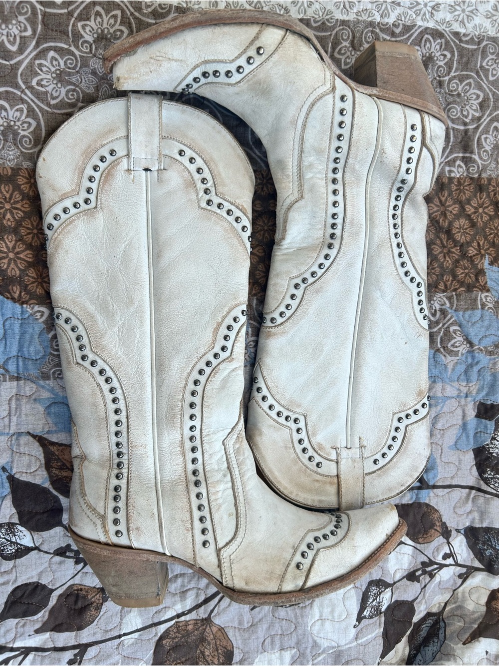 Idyllwind White Studded Western Heeled Boots